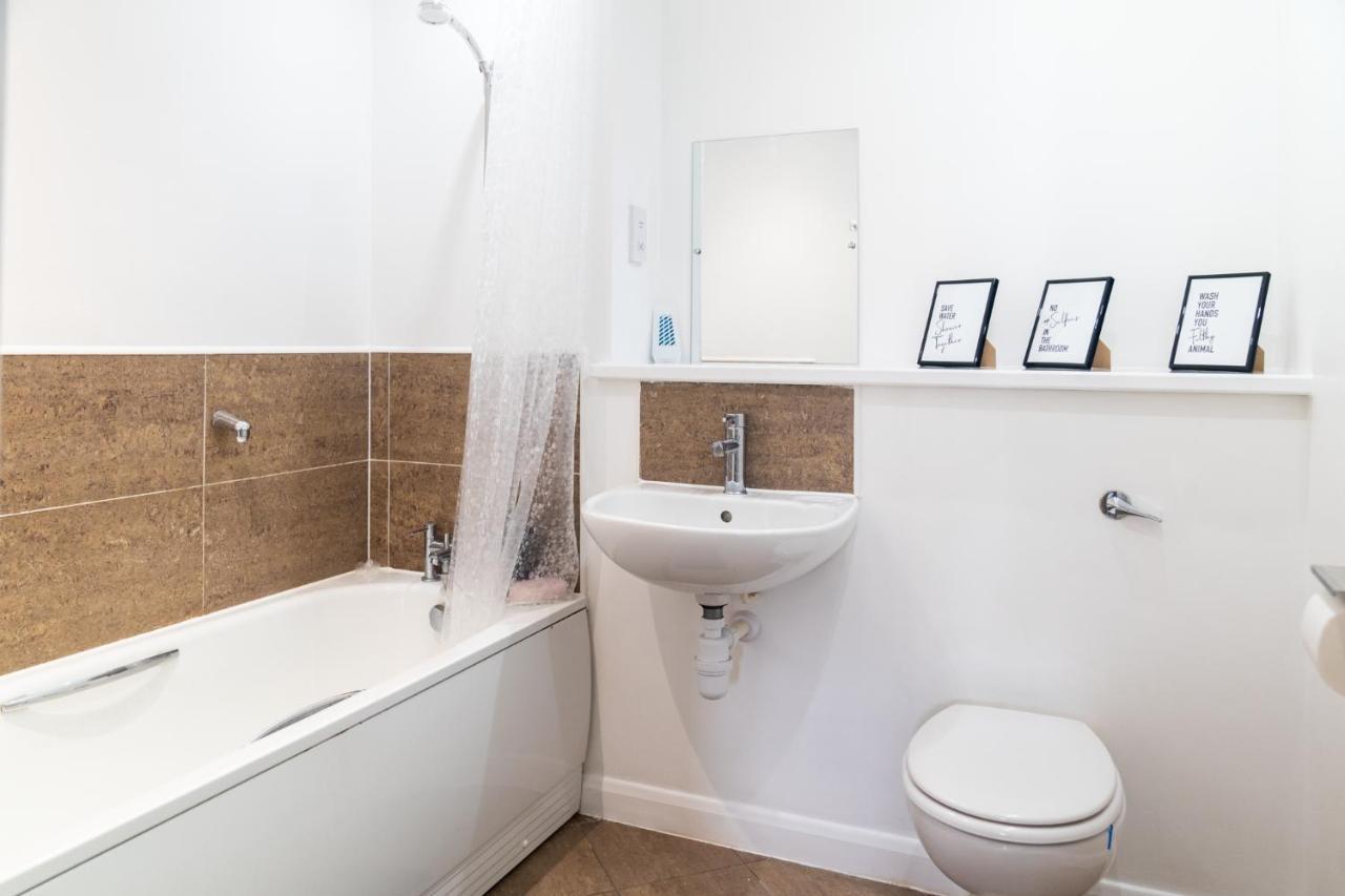 Maevela Apartments - Ultra Lavish Luxury 2 Bed Apartment City Centre - With Balcony - Free Secure Parking - Ps4 & Smart Tv'S Birmingham Eksteriør billede
