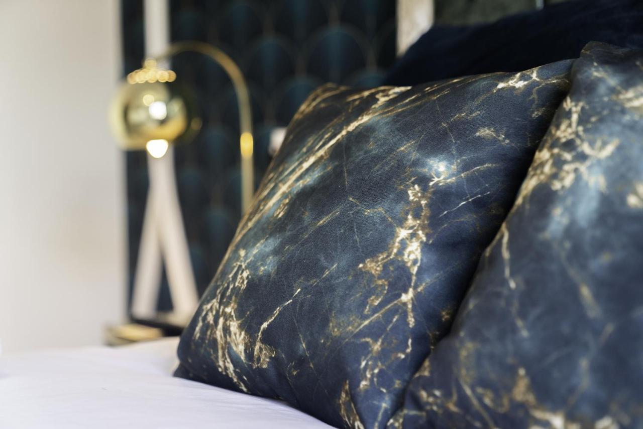 Maevela Apartments - Ultra Lavish Luxury 2 Bed Apartment City Centre - With Balcony - Free Secure Parking - Ps4 & Smart Tv'S Birmingham Eksteriør billede